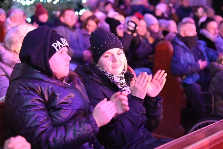 Strzegom zakolędował z zespołem Enej