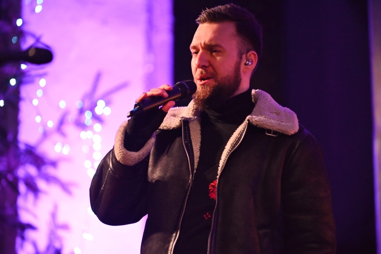 Strzegom zakolędował z zespołem Enej