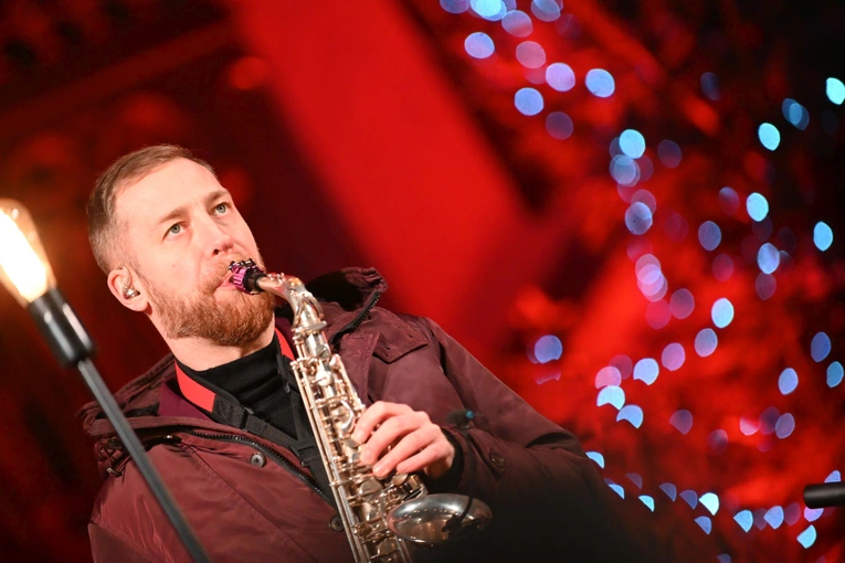 Strzegom zakolędował z zespołem Enej