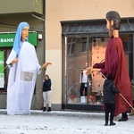 Gigantyczne jasełka w świdnickim Rynku