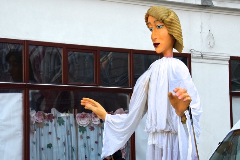 Gigantyczne jasełka w świdnickim Rynku