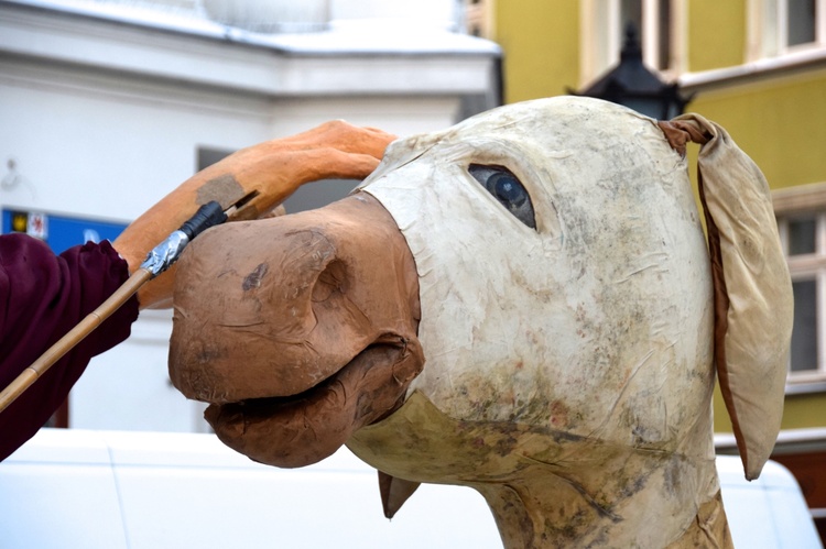 Gigantyczne jasełka w świdnickim Rynku