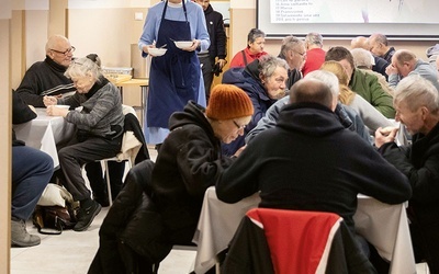 Każdego dnia z pomocy w Domu Nadziei korzysta kilkudziesięciu bezdomnnych.