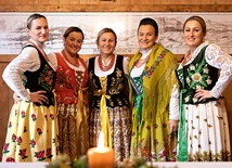 Zespół Gronicki to pięć wyjątkowych sióstr: (od lewej) Maria, Gosia, Bogusia, Janka i Ania.