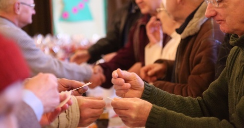 Warszawska Wigilia dla Samotnych i Uchodźców dla 2,5 tys. osób