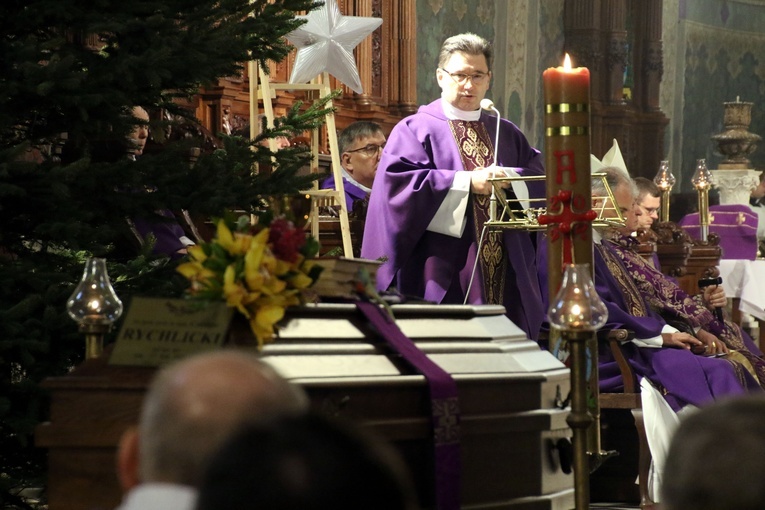 Płock. Pogrzeb śp. ks. prof. Czesława Rychlickiego