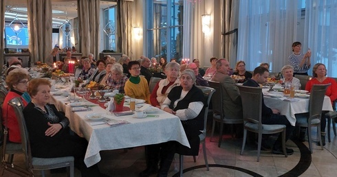 Katowice. Młodzież przygotowała spotkanie wigilijne dla seniorów