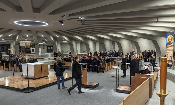 Kard. Nycz podczas opłatka w Świątyni Opatrzności Bożej: Życzę pokoju i spokoju