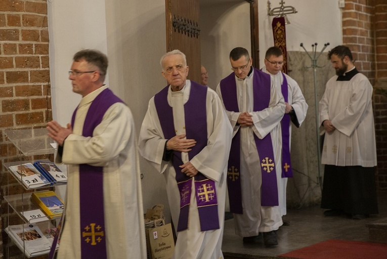 Pożegnanie bp. Werno w Kołobrzegu, cz. 1