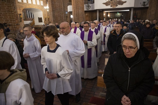 Pożegnanie bp. Werno w Kołobrzegu, cz. 1