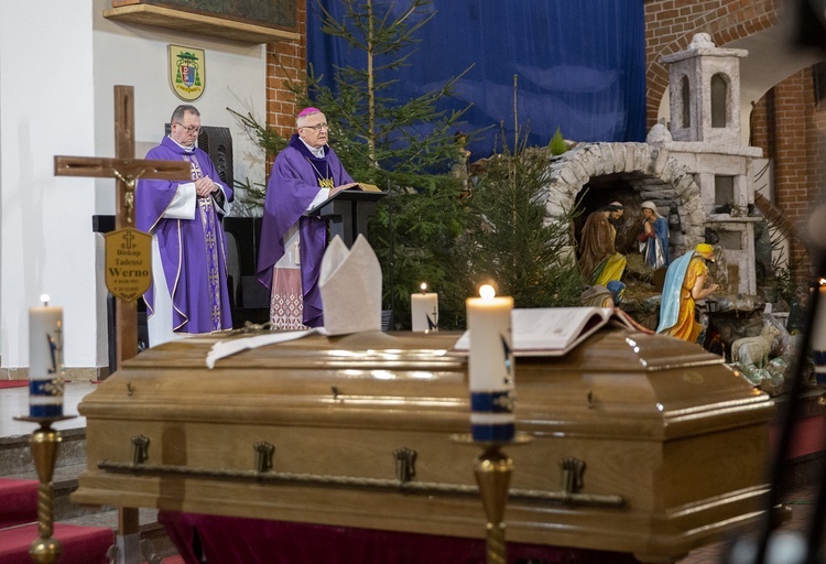 Pożegnanie bp. Werno w Kołobrzegu, cz. 1