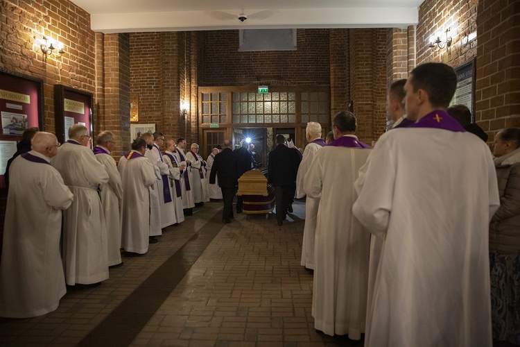 Pożegnanie bp. Werno w Kołobrzegu, cz. 2