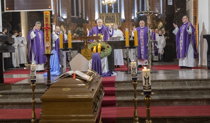 Kołobrzeg pożegnał bp. Werno