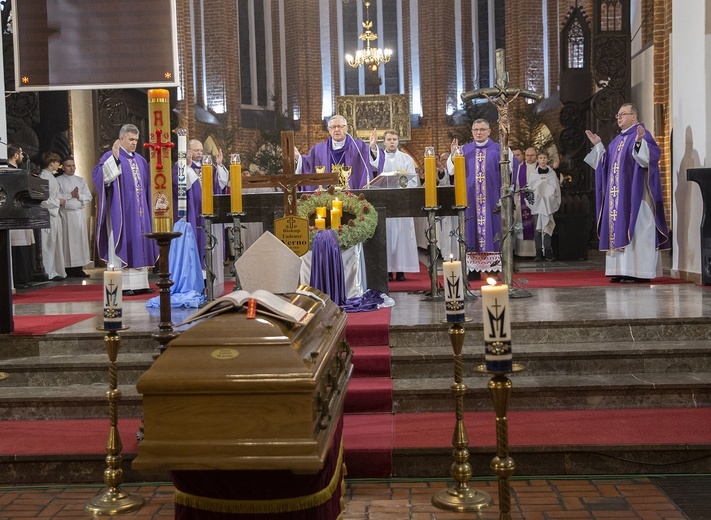 Pożegnanie bp. Werno w Kołobrzegu, cz. 1