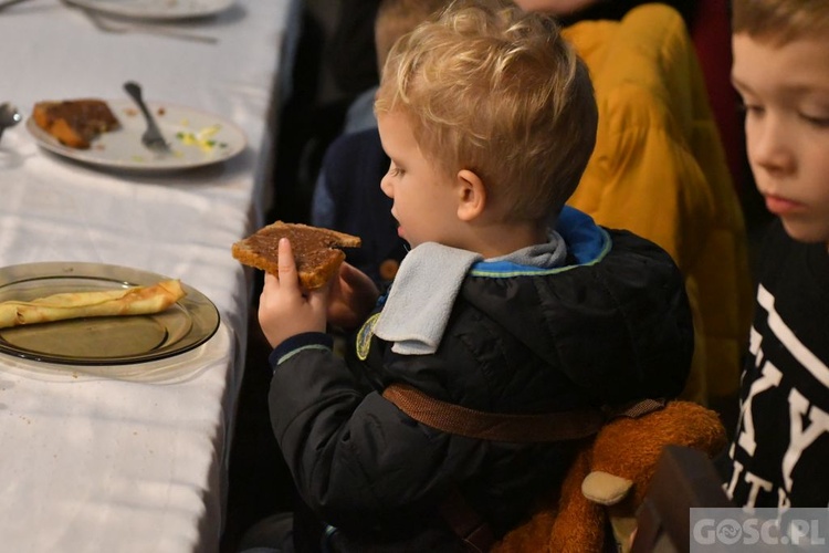 Radosne roraty i śniadania w Kostki