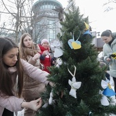 Kard. Krajewski dotarł z pomocą humanitarną do Kijowa