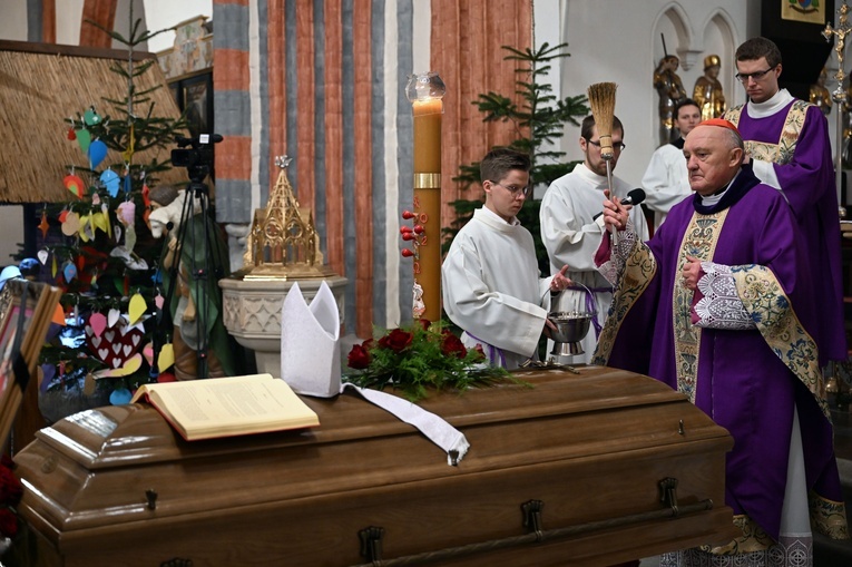 Pogrzeb bp. Werno w Koszalinie, cz. 1