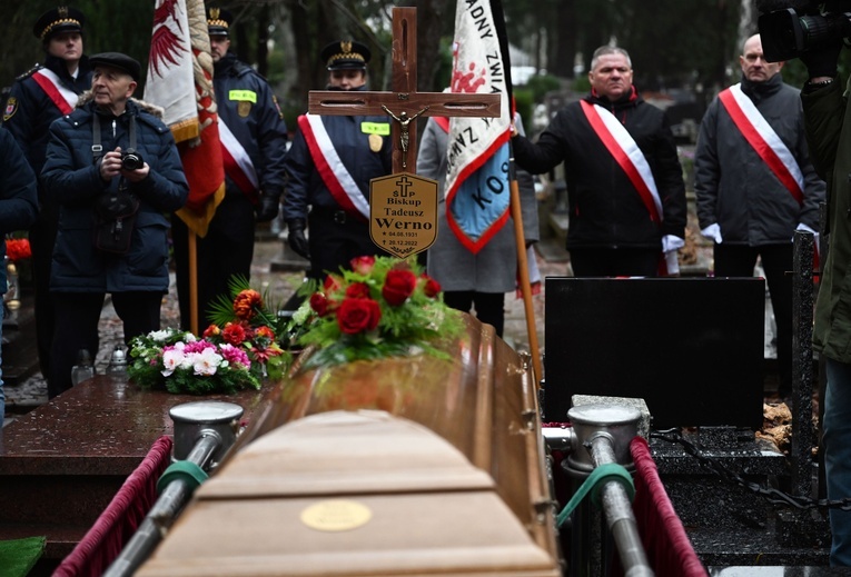 Pogrzeb bp. Werno w Koszalinie, cz. 2