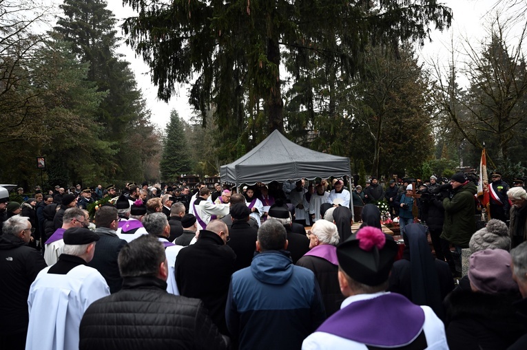 Pogrzeb bp. Werno w Koszalinie, cz. 2