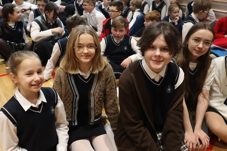 Jasełka w Szkole Podstawowej Sióstr Salezjanek we Wrocławiu