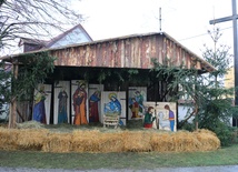 Szopka Bożonarodzeniowa przed kościołem parafialnym w Dobrzyniu n. Drwęcą.