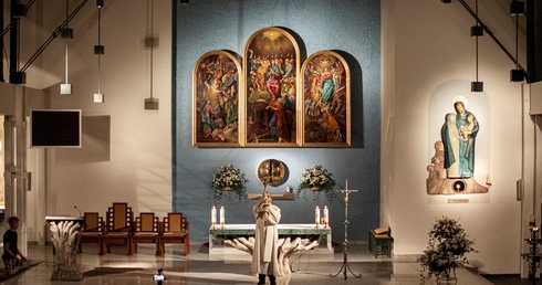 Rekolekcje mają charakter zamknięty i odbywają się w sanktuarium Matki Bożej Brzemiennej w Gdańsku-Matemblewie.