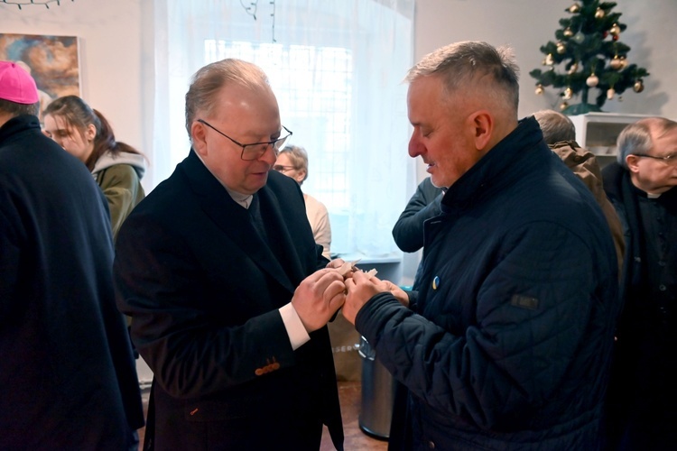 Wałbrzych. Ponad 100 osób na wigilii Caritas