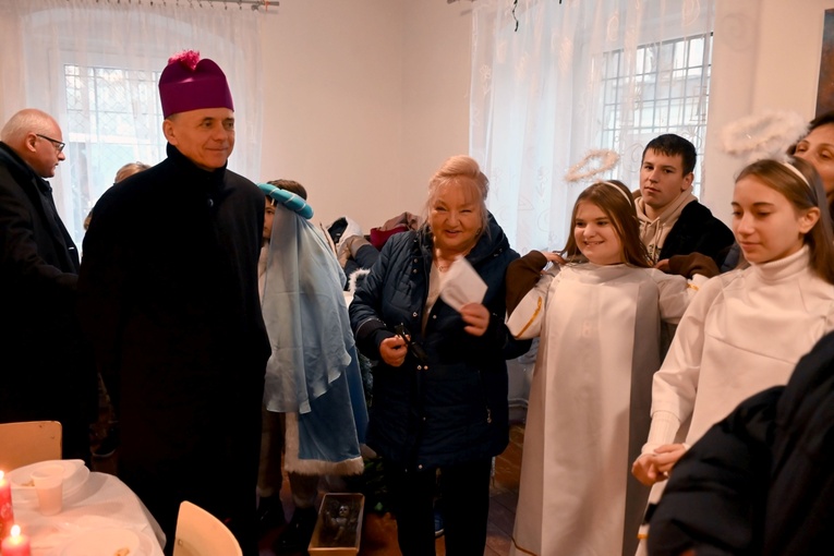 Wałbrzych. Ponad 100 osób na wigilii Caritas
