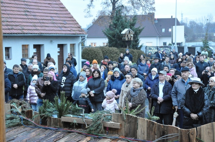 Kolędowanie w szczepanowickim Betlejem