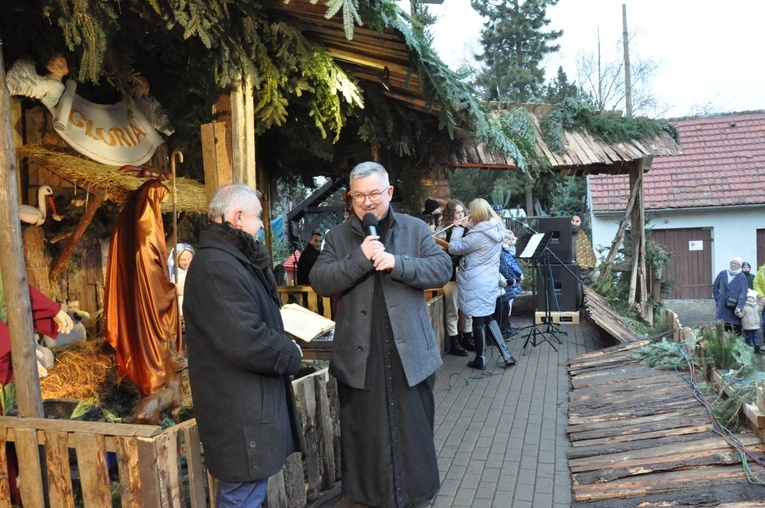 Kolędowanie w szczepanowickim Betlejem