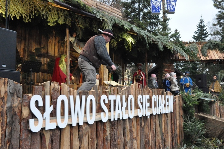 Kolędowanie w szczepanowickim Betlejem