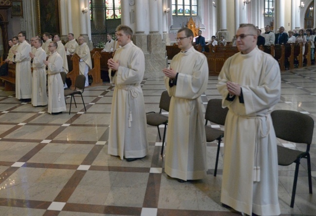 2022.05.14 - Święcenia diakonatu, potem kapłańskie (prezbiteratu) w radomskiej katedrze.