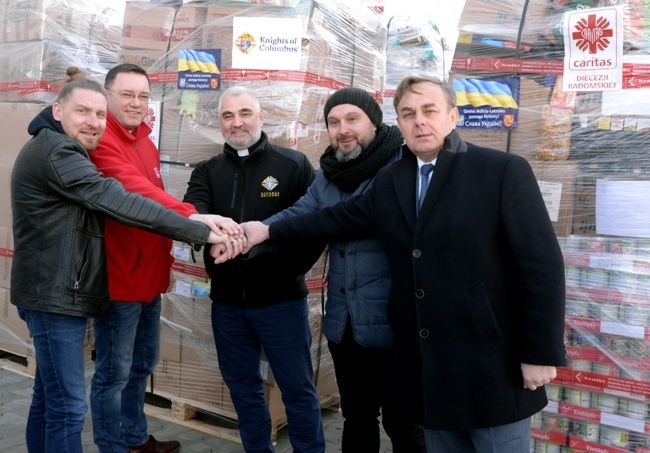 2022.03.15 - W pomoc dla walczącej Ukrainy włączyła się cała diecezja, na czele z parafiami, "Arką", Caritas, Rycerzami Kolumba i prywatnymi darczyńcami.