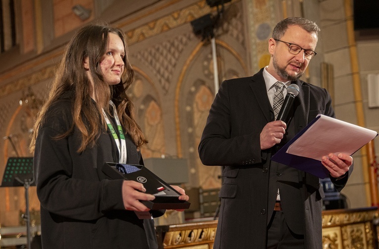 Charytatywny Koncert Bożonarodzeniowy, cz. 1