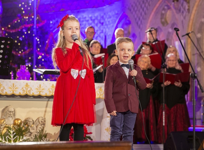 Charytatywny Koncert Bożonarodzeniowy, cz. 1