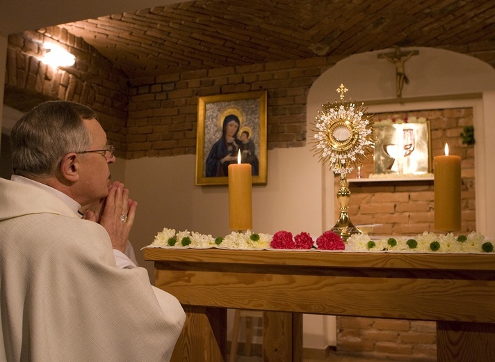 Inauguracja adoracji Najświętszego Sakramentu w Domu Miłosierdzia 