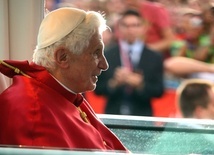Abp Mokrzycki prosi o modlitwę za Papieża Seniora