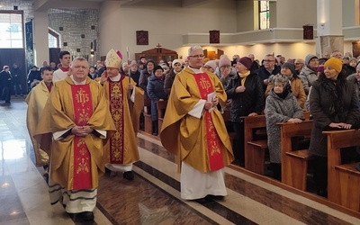 Msza św. odpustowa w sanktuarium została odprawiona w samo południe. 