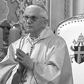 Kard. Joseph Ratzinger, trzy lata później papież Benedykt XVI, 25 maja 2002 roku przewodniczył w radomskiej katedrze Mszy św. z obrzędem święceń biskupich ks. prał. Zygmunta Zimowskiego, trzeciego ordynariusza diecezji radomskiej.