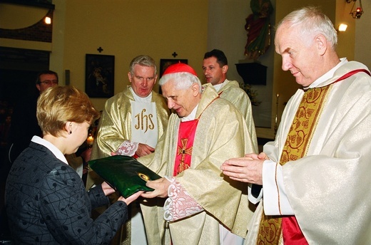 Kard. Joseph Ratzinger w 2000 r. w Oleśnicy