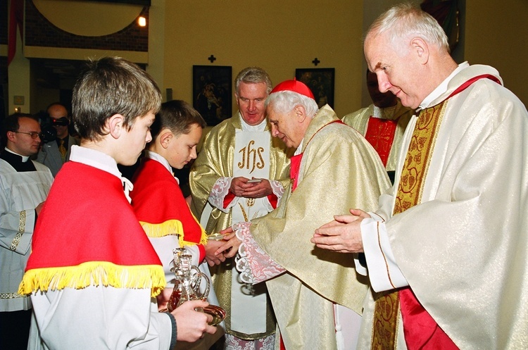 Kard. Joseph Ratzinger w 2000 r. w Oleśnicy