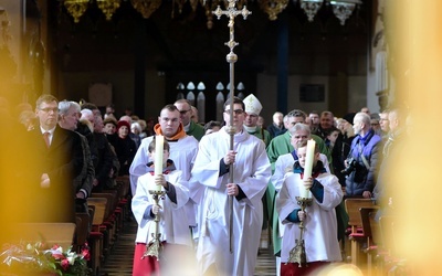 Frombork. Msza św. w 550. rocznicę urodzin Mikołaja Kopernika