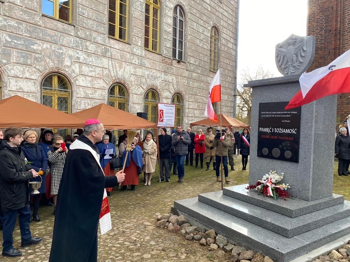 Modlitwa za Ojczyznę i poświęcenie pomnika w Ośnie Lubuskim