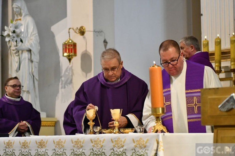 Międzyrzecz. Pogrzeb śp. ks. prałata Mieczysława Derenia