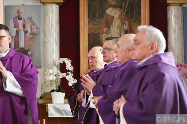 Międzyrzecz. Pogrzeb śp. ks. prałata Mieczysława Derenia
