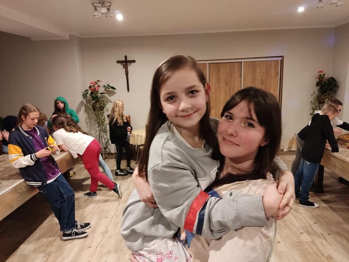 Z wałbrzyskiej kolegiaty zabrali dzieci do Kudowy-Zdroju