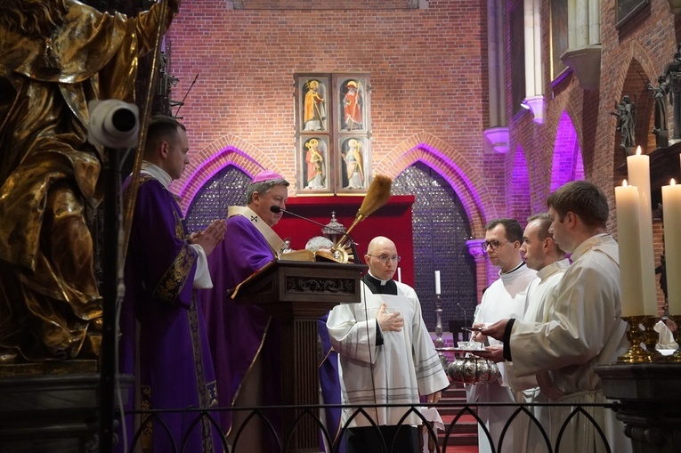 Środa Popielcowa w katedrze wrocławskiej