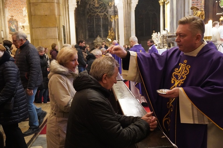 Środa Popielcowa w katedrze wrocławskiej