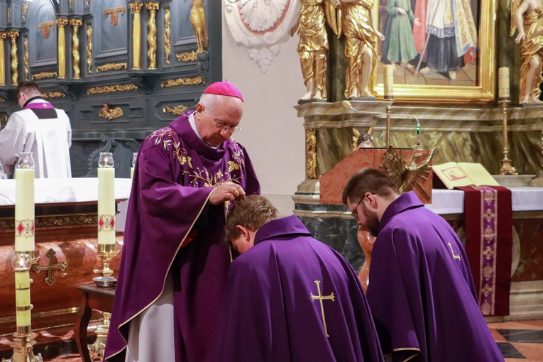 Środa Popielcowa w łowickiej katedrze