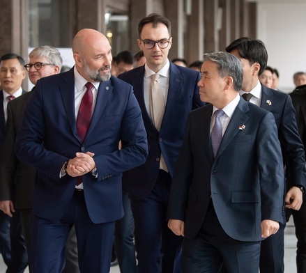 MON: w Warszawie trwa spotkanie ministrów obrony Polski i Korei Południowej